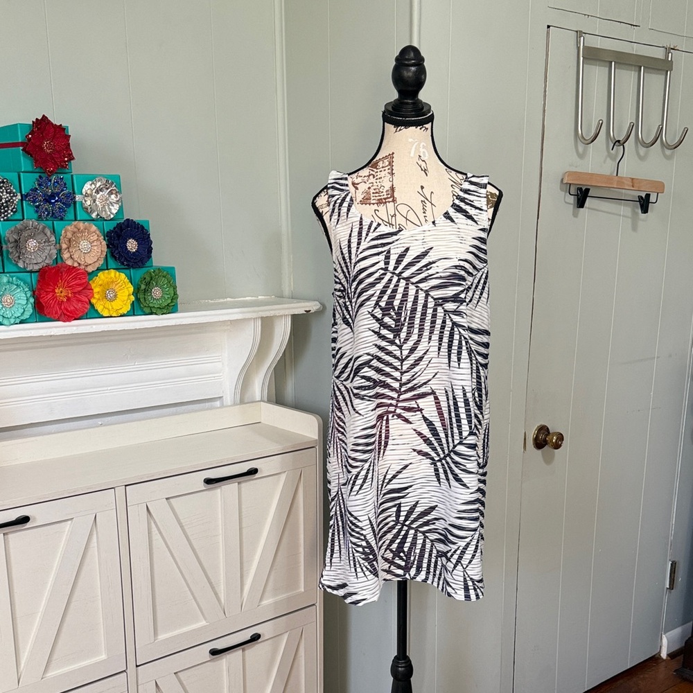 ⭐️3/$25⭐️ Portocruz Blue and White Print Sleeveless Dress Swim Coverup